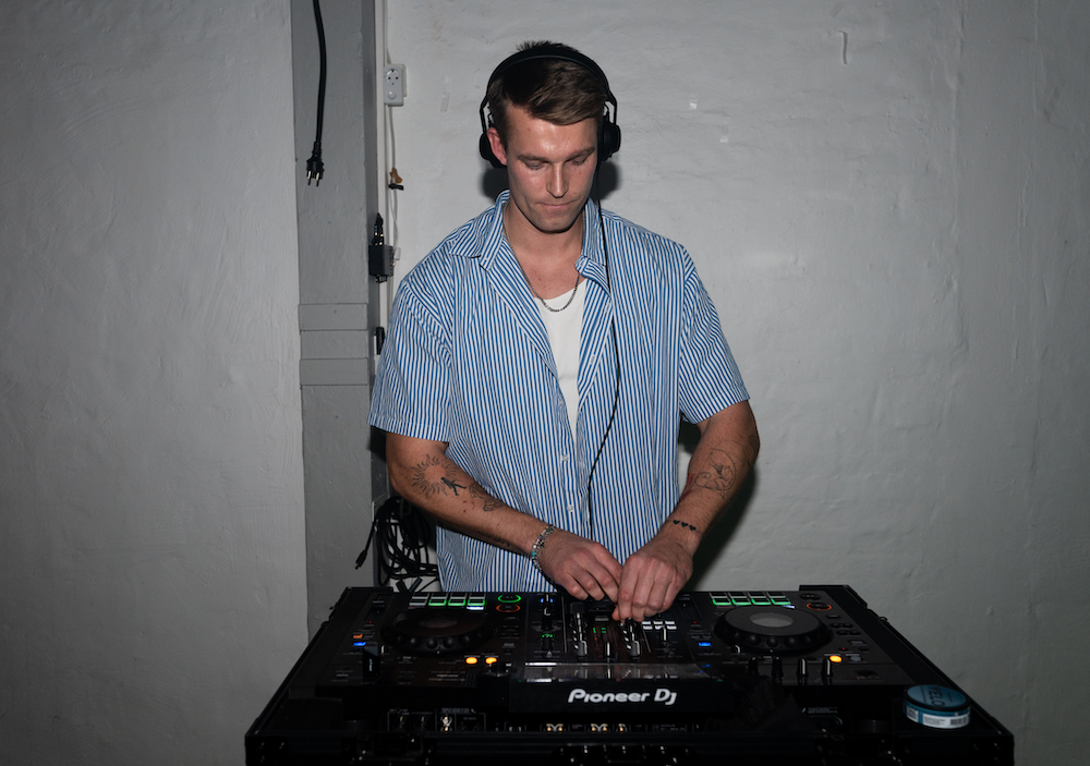 Logo: DJ-Laust